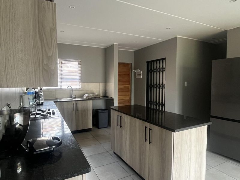 Where comfort meets clever living -your Ferndale hideaway with a garden twist! - Photo 2