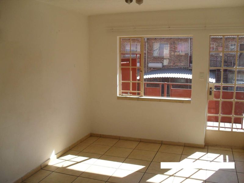 1 BEDROOM FLAT TO RENT IN MOUNTAIN VIEW - Photo 5