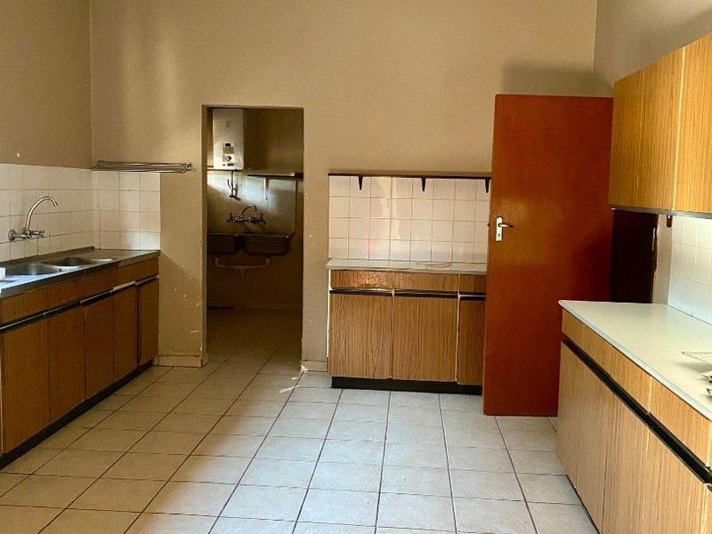 Great deal , spacious plot - Photo 3