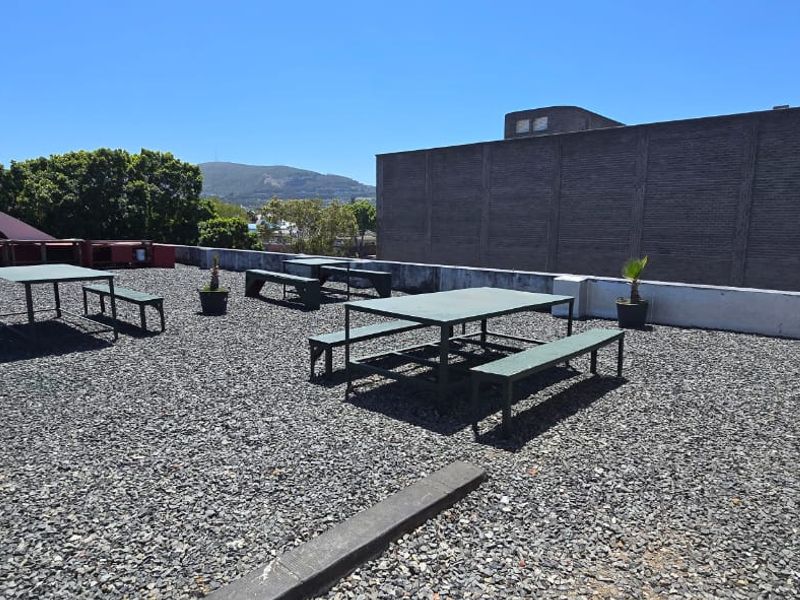 Room to rent at 159 Voortrekker Road with communal bathrooms and kitchens - Photo 7