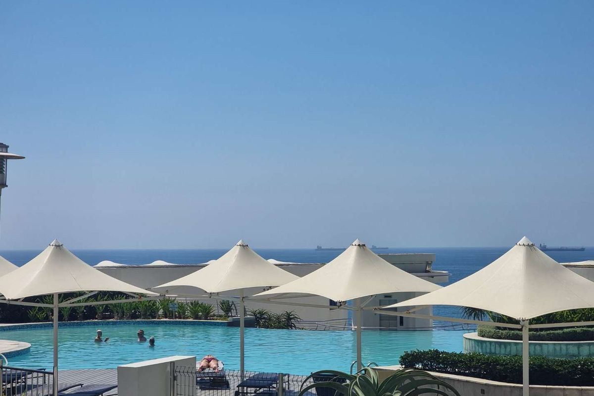 Luxury Sea View Apartment in Umhlanga – Fully Renovated Coastal Living - Photo 4