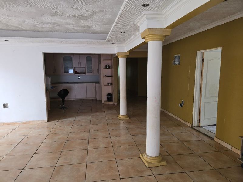 Huge four bedroom fixer up for sale - Photo 7