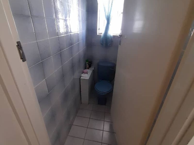 For Sale - Khomasdal Family Home - Photo 8