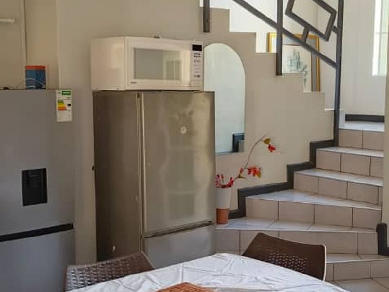 Hochland Park  Duplex Apartment - Photo 2