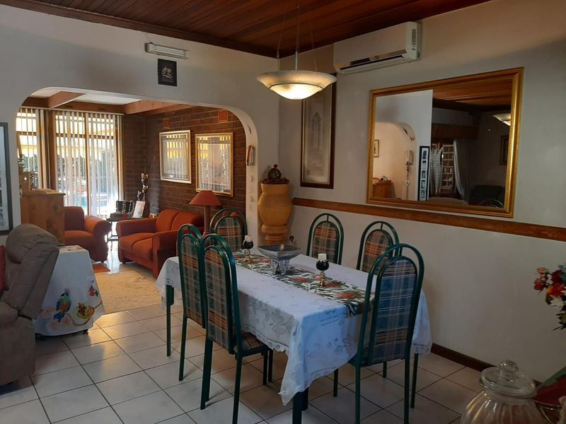 Spacious Family Home with Flatlet, Pool & Prime Location - Photo 7