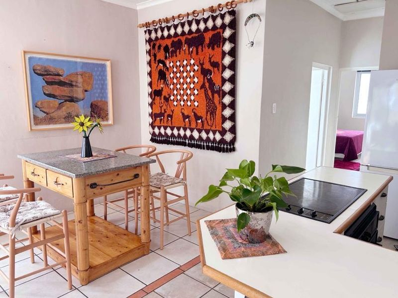 SUNNY APARTMENT IN CAPE TOWN CENTRAL WITH PARKING - Photo 3