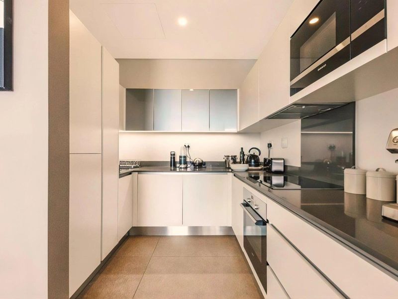 Luxury Living at The Leonardo – Sandton Central  Experience world-class living in The Leonardo, one of Sandton Central's most prestigious residential addresses - Photo 7