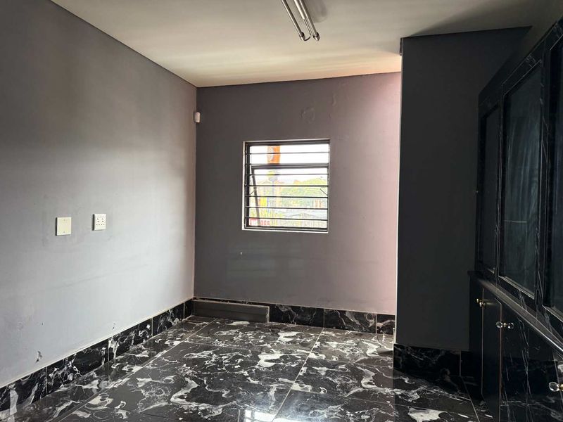 Prime Commercial Space Available in Rivonia - Photo 7