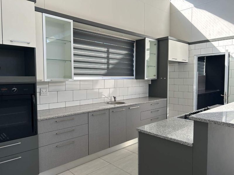 Neat and spacious 3 bedroom house for sale on Omeya Golf Estate - Photo 2