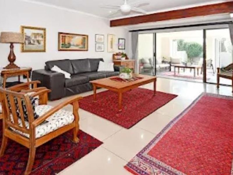 3 Bedroom immaculately renovated simplex on Borrowdale drive - Photo 4