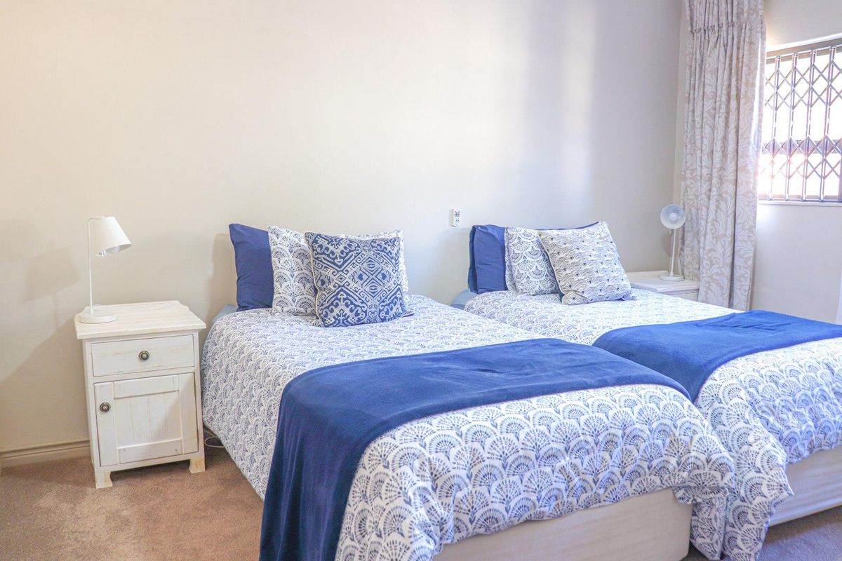 Oceanfront Holiday Rental: Furnished 3-Bed with Panoramic Sea Views. - Photo 5