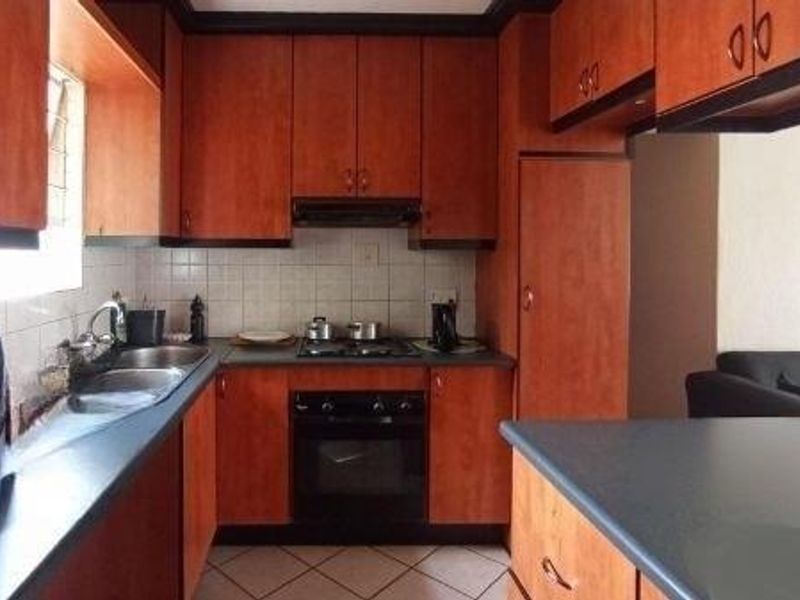 DIE HOEWES - 3 BEDROOM APARTMENT - Photo 3