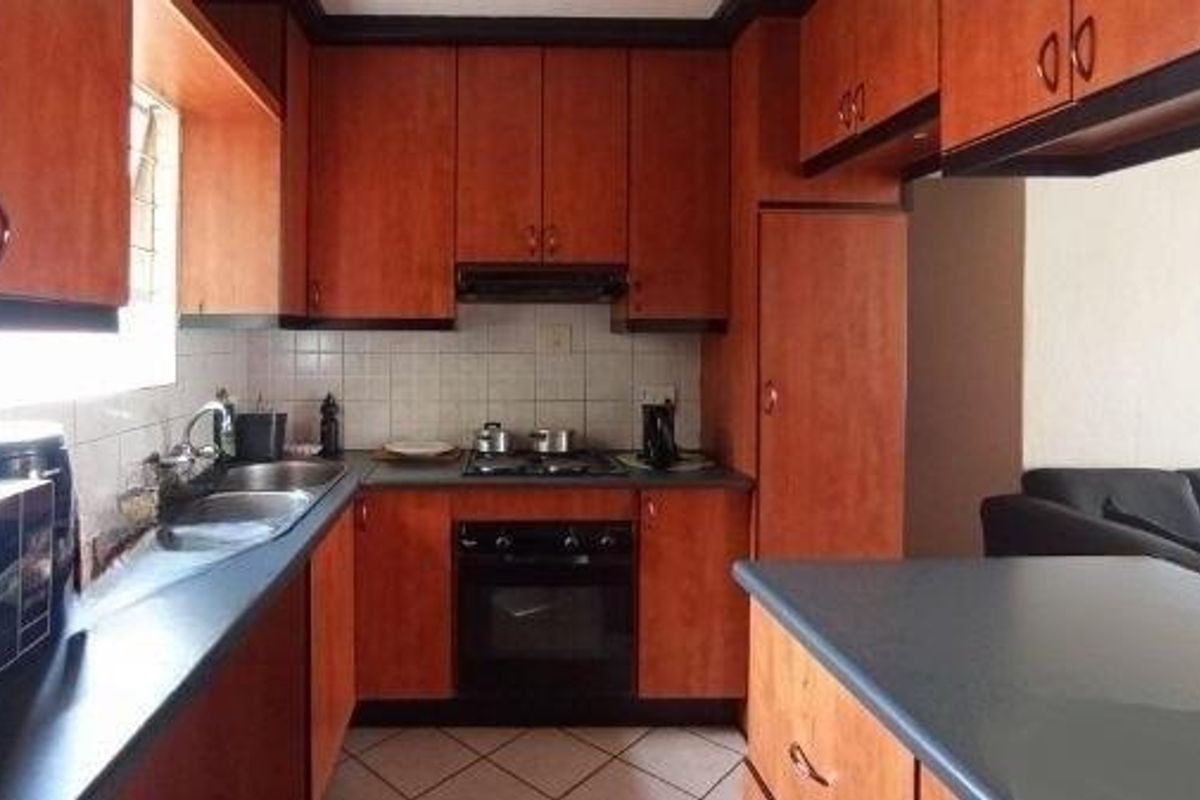 DIE HOEWES - 3 BEDROOM APARTMENT - Photo 3