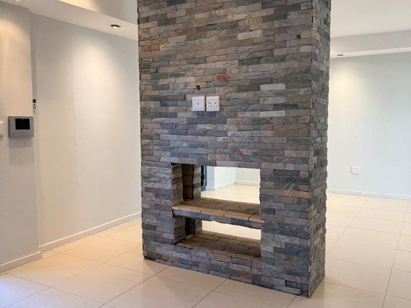 Stunning Family Home-Academia - Photo 3