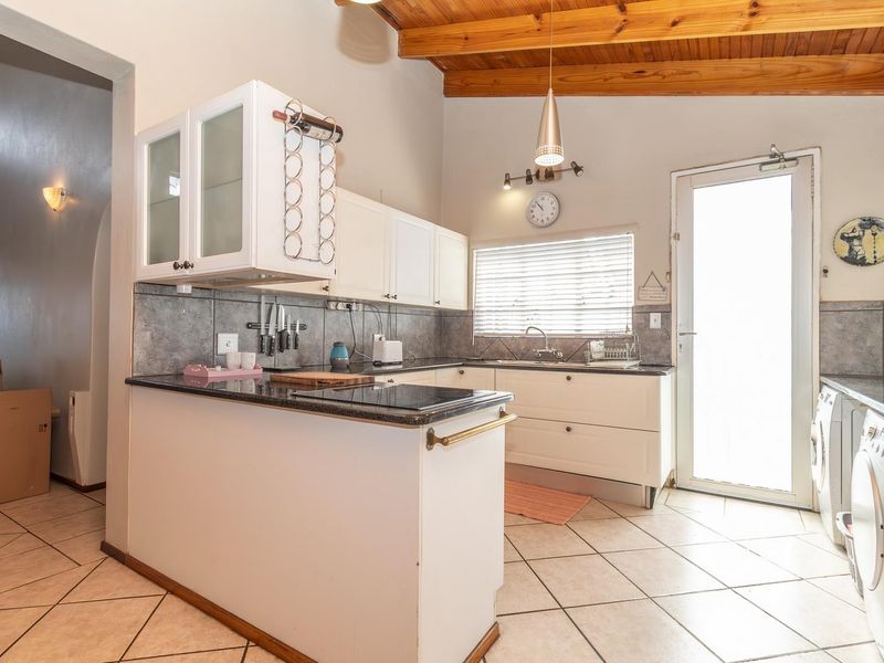 DON’T JUDGE A BOOK BY ITS COVER – THIS HOME HAS IT ALL! - Photo 5