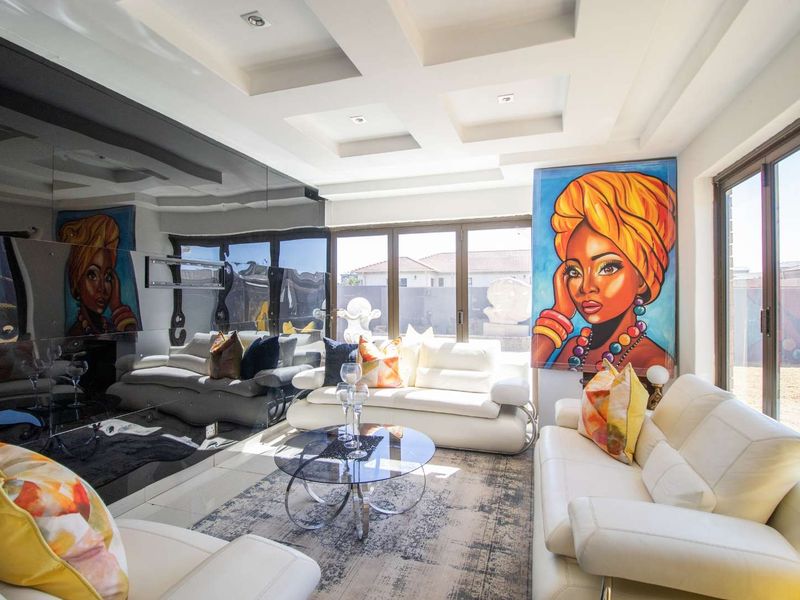 Luxury Living Awaits  available immediately in Rayton Estate's Family Haven - Fully Furnished - Photo 9