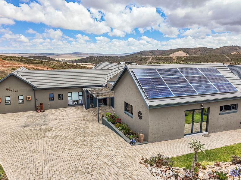 An entertainer's paradise nestled on a sprawling stand, offering a lifestyle that seamlessly blends comfort and luxury. - Photo 2