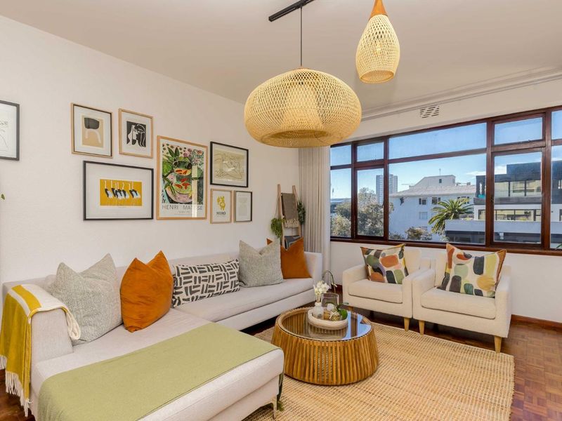 Bright, Spacious 2-Bedroom Apartment - Photo 1