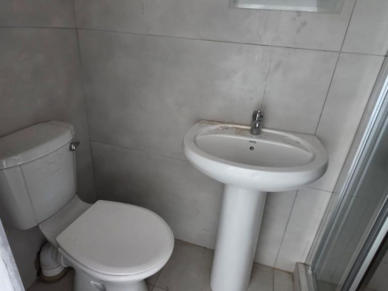 Commercial Property to Rent - Photo 6