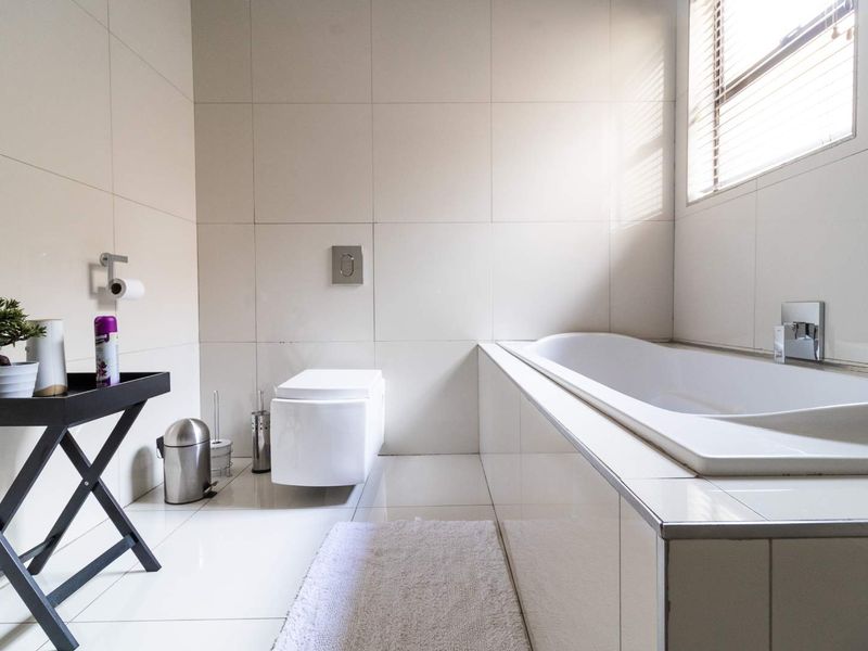 5 Bedroom House in Meyersdal Eco Estate - Photo 8