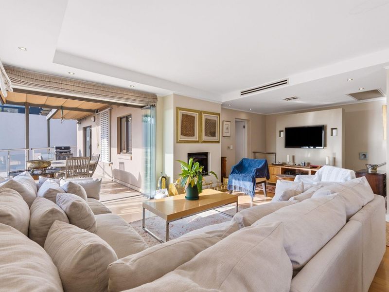Family Living in the Heart of Fresnaye - Photo 8