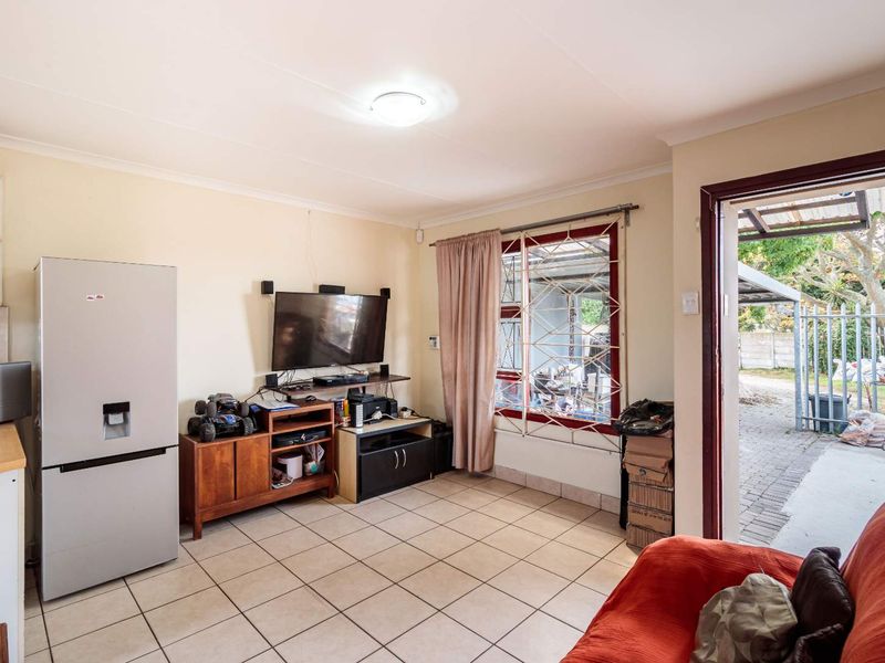 2-Bedroom Home - Sherwood, Port Elizabeth - Photo 10