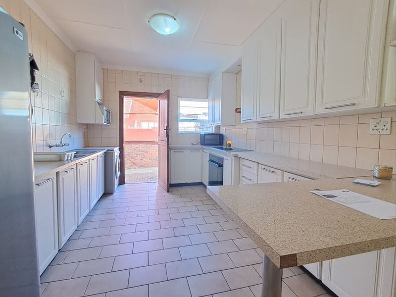 3 Bedroom Cluster for Sale in Mayberry Park - Photo 3