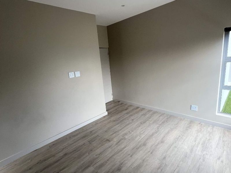 Bryanston Luxury Living – Where Family Meets Refinement - Photo 9