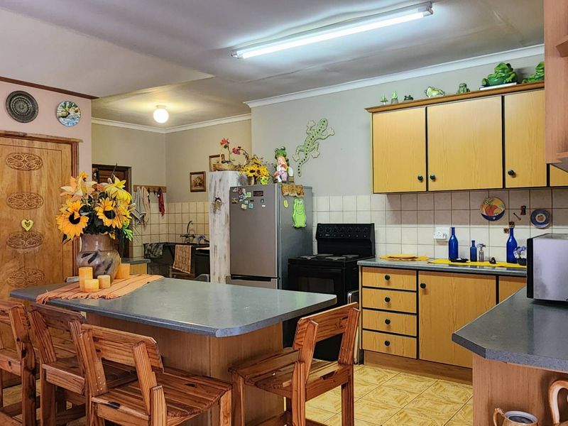 House with seperate flat. - Photo 8