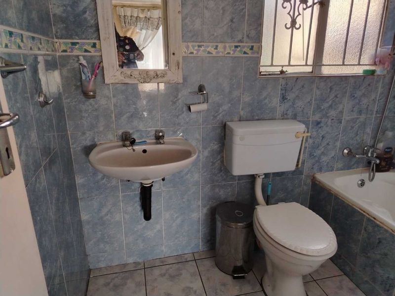 Charming 3-Bed Cluster in Serene Ormonde Gardens! - Photo 7