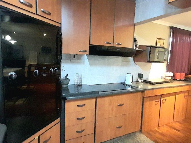 Sunford 4-Bedroom Haven: Perfect for Modern Family Living - Photo 6