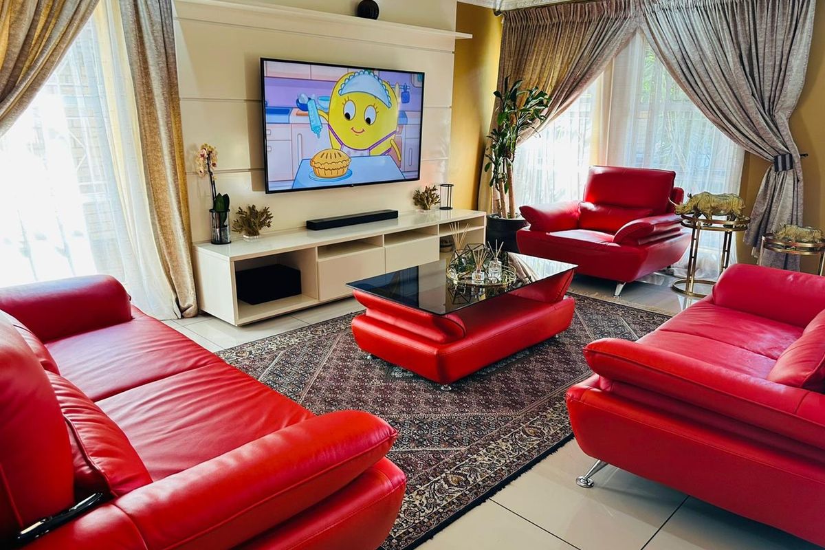 This beautiful modern finished property is  situated in the quiet street of Arboretum close to all your Amenities - Photo 2