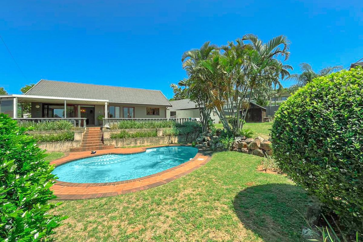 Charming Herrwood Park Home! - Photo 3