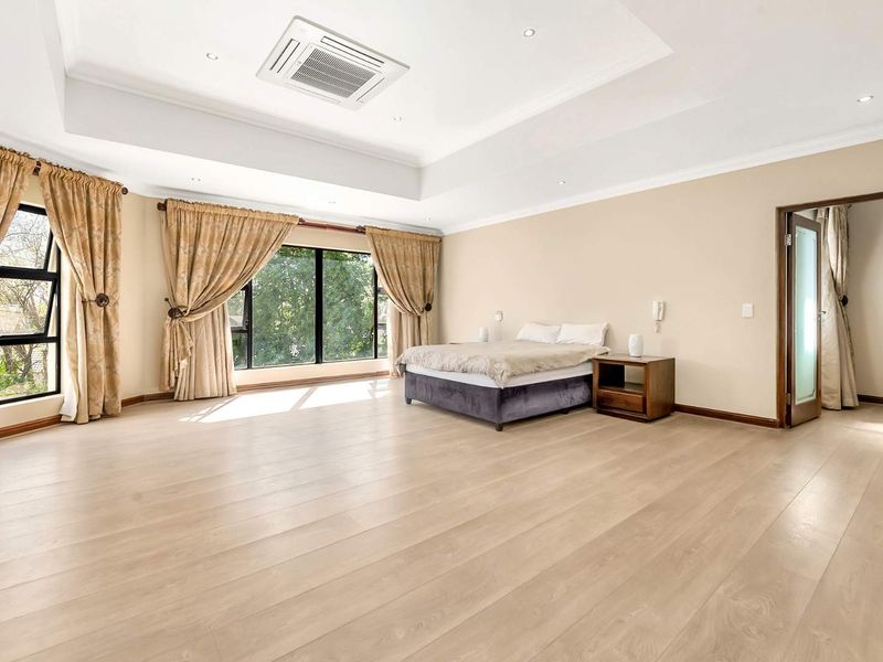 6 BEDROOM HOME FOR SALE IN FOURWAYS GARDENS - Photo 10