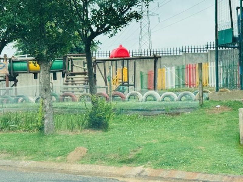 "Affordable 2-Bed Oasis Near Southgate and Highway - Photo 8