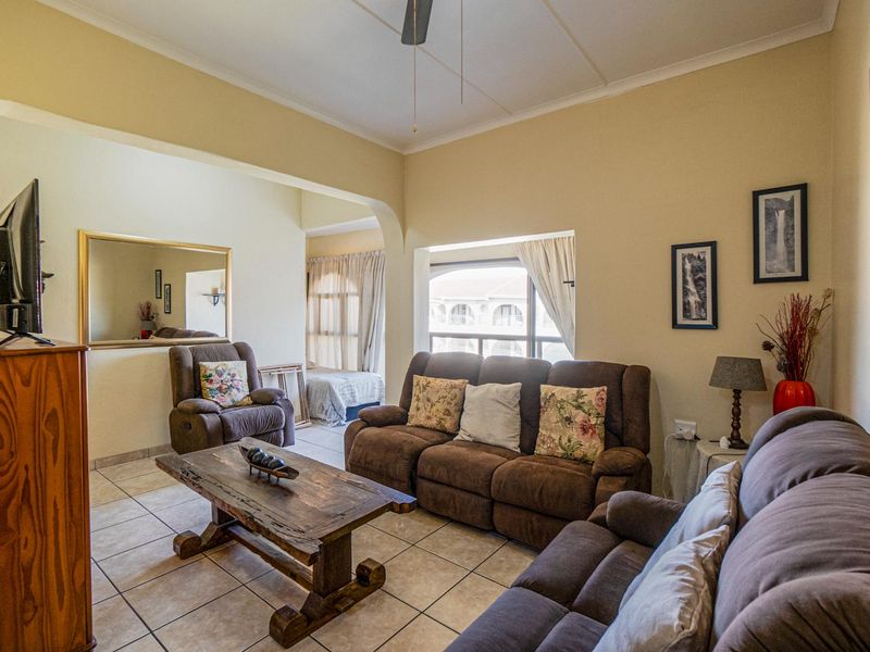 On the beach - Photo 4