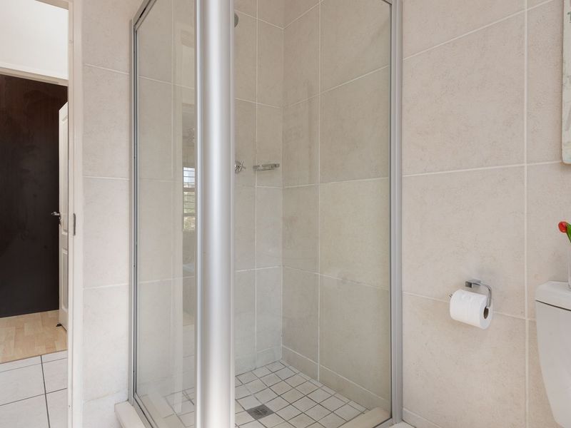 2 Bedroom Ground-floor Unit in Bakara-Glenvista with Stunning Views - Photo 9
