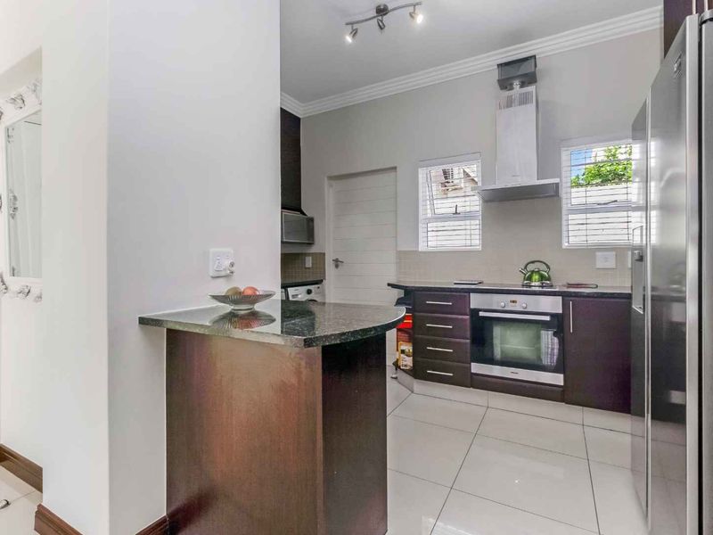 IMMACULATE 3 BEDROOM 2 BATHROOM CLUSTER HOME FOR SALE - Photo 6