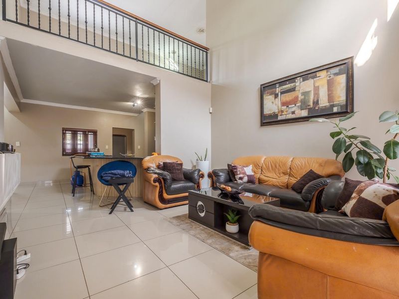 Four bedroom home in Security Estate - Olympus - Photo 2