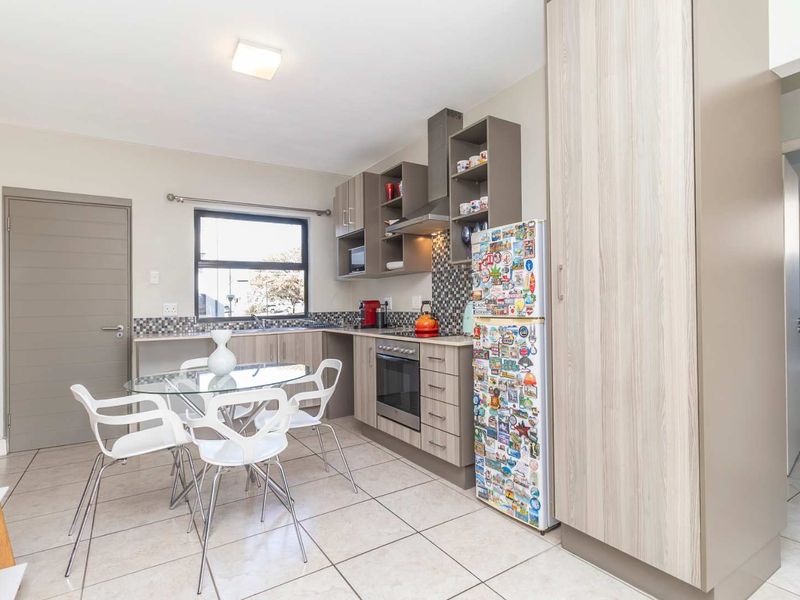 Lovely, well-maintained 2 Bed Apartment in Edenburg, Rivonia - Photo 9