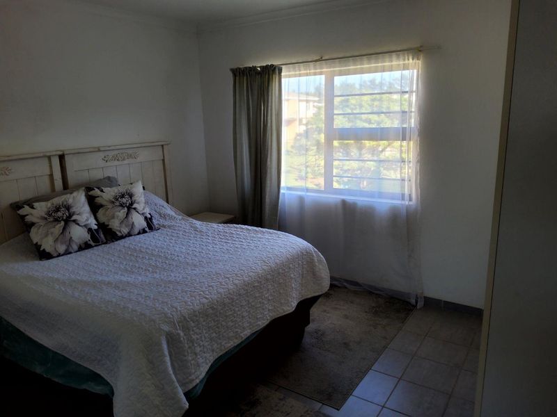 **Exclusive Spacious 2-Bedroom Flat in Prime Gonubie Location** - Photo 10