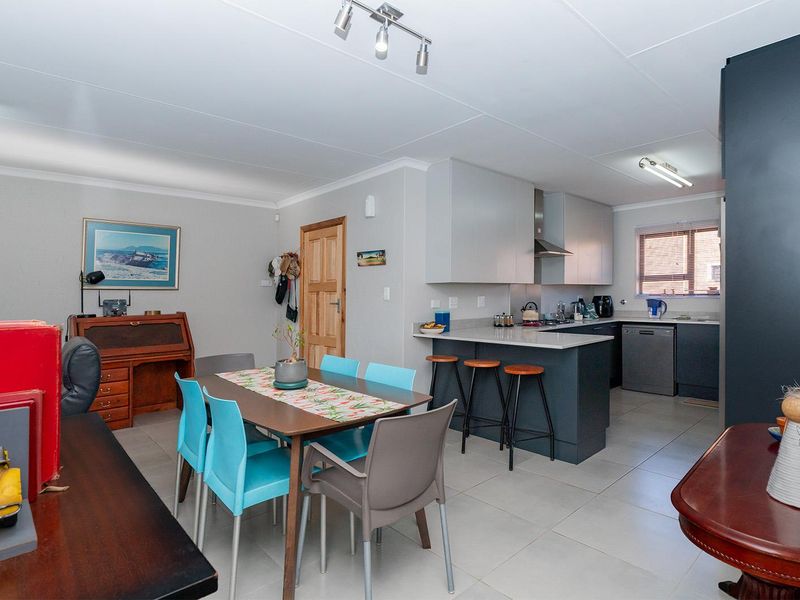 Low Maintenance Cluster. - Photo 7