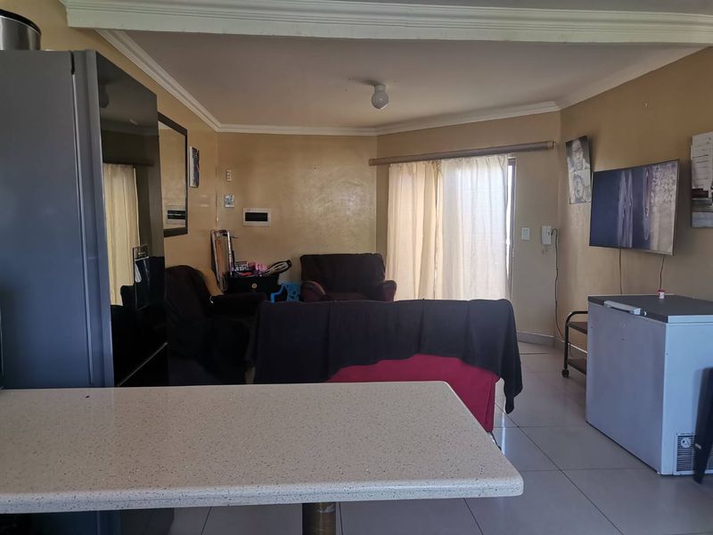 TOWNHOUSE | UPPER FLOOR LEVEL | ELDORADO GARDENS | KHOMASDAL - Photo 10