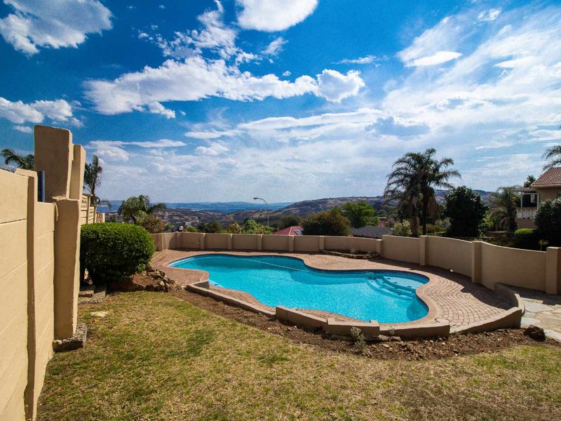 IMMACULATE HOME, NOW A RELOCATION SALE IN GLENVISTA - Photo 9