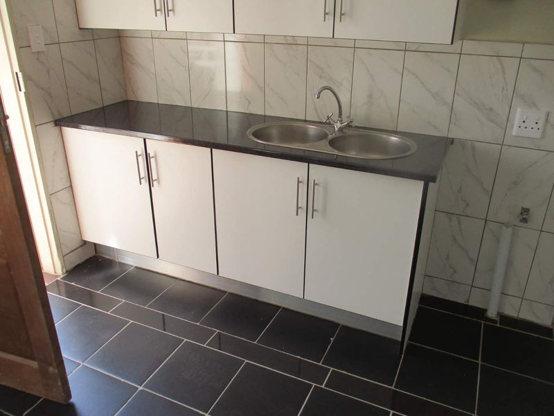 A 1 BEDROOM UNIT TO RENT IN CLAREMONT - Photo 5