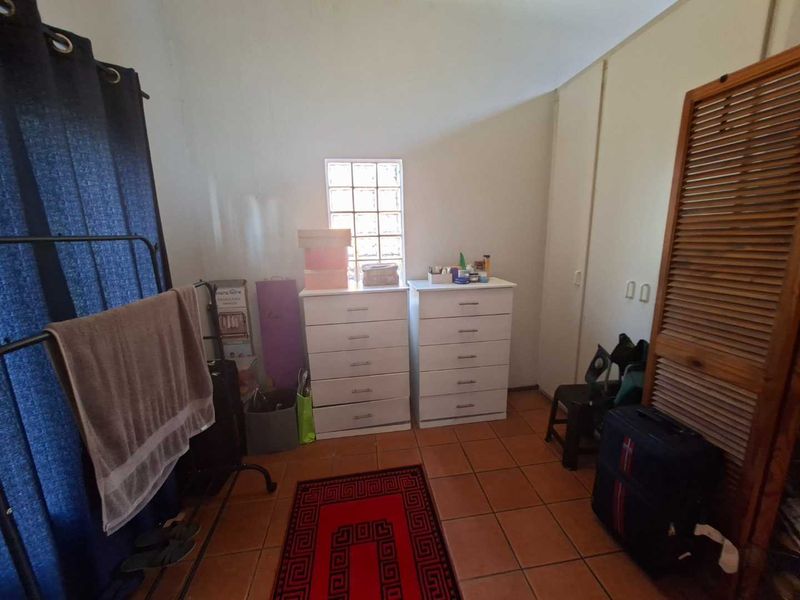 2 Bedroom Loft Unit with Private Garden in Weltevreden Park - Photo 3