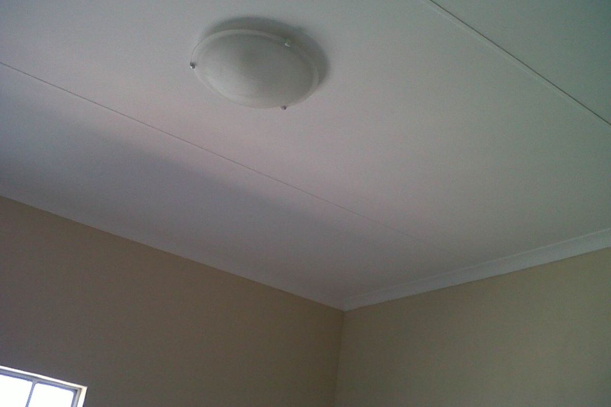 1 Bed Apartment to rent in Norkem Park. - Photo 4