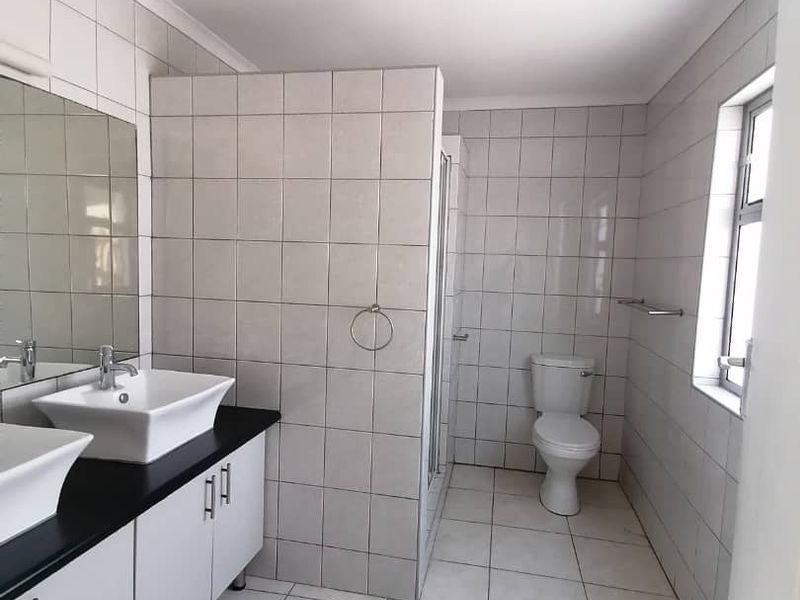 Neat Family Home with Separate Flat in Sought-After Lagoon Neighborhood! - Photo 8