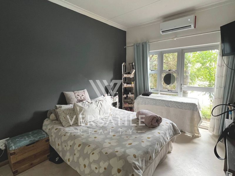 4 Bedroom House For Sale in Olympia - Photo 8