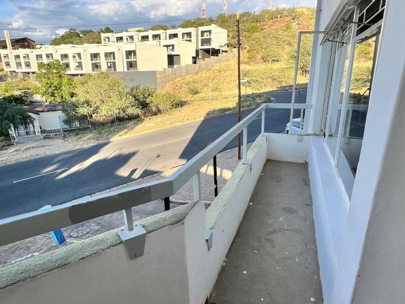 Fully Furnished North Facing Apartment in Secure Windhoek Complex - Photo 7